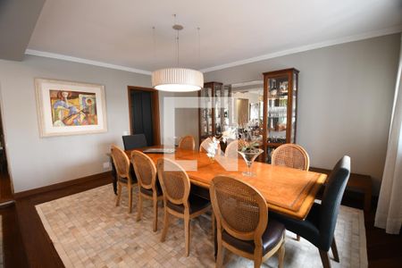 Sala de apartamento à venda com 4 quartos, 306m² em Cambuí, Campinas