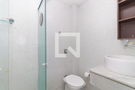 Banheiro de kitnet/studio para alugar com 1 quarto, 35m² em Liberdade, São Paulo