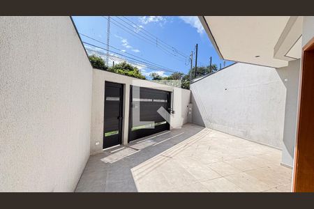Garagem de casa à venda com 3 quartos, 126m² em Vila Curuçá, Santo André