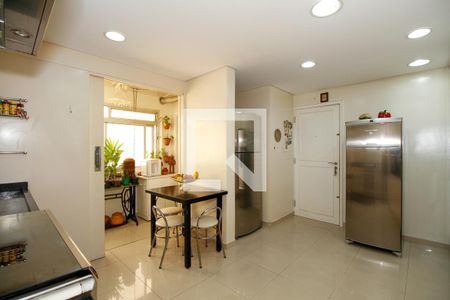 Cozinha de apartamento à venda com 3 quartos, 185m² em Paraíso, São Paulo