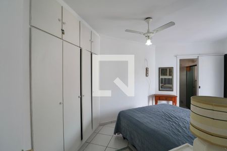 Suíte de apartamento para alugar com 2 quartos, 110m² em Jardim Las Palmas, Guarujá