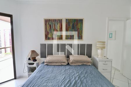 Suíte de apartamento para alugar com 2 quartos, 110m² em Jardim Las Palmas, Guarujá