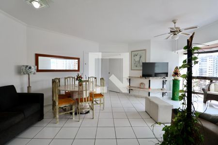 Sala de apartamento para alugar com 2 quartos, 110m² em Jardim Las Palmas, Guarujá
