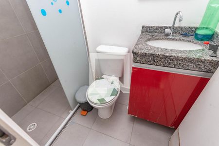 Banheiro de apartamento à venda com 2 quartos, 56m² em Centro, Diadema