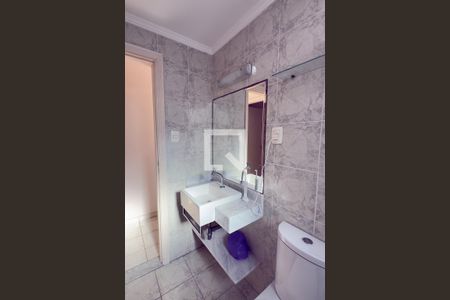 Banheiro de apartamento para alugar com 1 quarto, 57m² em Aviação, Praia Grande