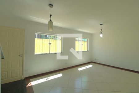 Sala de casa de condomínio para alugar com 3 quartos, 100m² em Pedreira, São Paulo