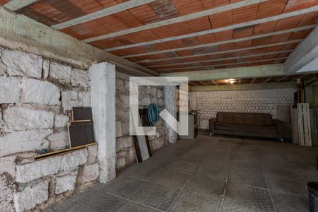 Garagem de casa à venda com 4 quartos, 200m² em Bom Jesus, Porto Alegre