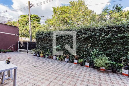 Garagem e quintal de casa à venda com 3 quartos, 140m² em Jardim Mangalot, São Paulo