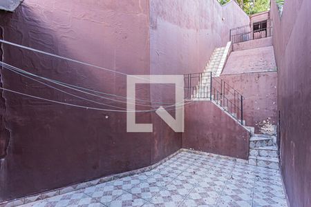 Quintal fundos de casa à venda com 3 quartos, 140m² em Jardim Mangalot, São Paulo