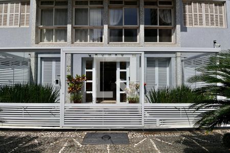 Fachada de apartamento para alugar com 3 quartos, 100m² em Centro, Guarujá