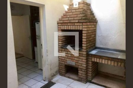 Casa à venda com 3 quartos, 135m² em Jardim Aeroporto, São Paulo