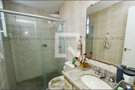Banheiro social de apartamento à venda com 4 quartos, 212m² em Ana Lúcia, Belo Horizonte