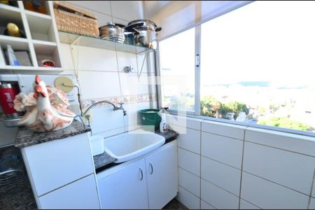 Cozinha de apartamento à venda com 4 quartos, 212m² em Ana Lúcia, Belo Horizonte