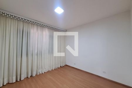 Suite de casa para alugar com 3 quartos, 210m² em Vila Lucia, São Paulo