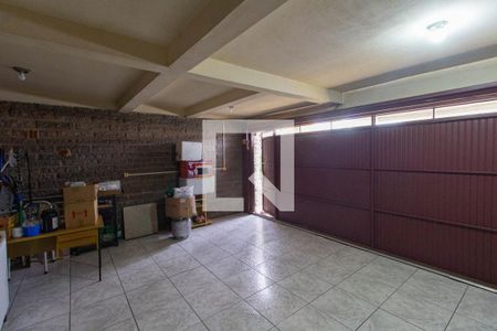 Garagem de casa à venda com 2 quartos, 450m² em Cristo Rei, São Leopoldo