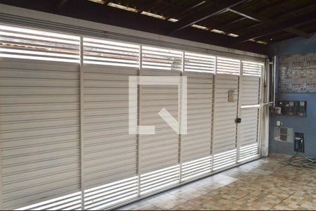 Garagem de casa à venda com 3 quartos, 174m² em Chácara Califórnia, São Paulo