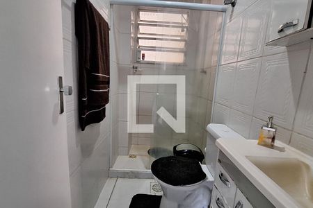 Banheiro de apartamento para alugar com 2 quartos, 59m² em Vila Sheila, Duque de Caxias