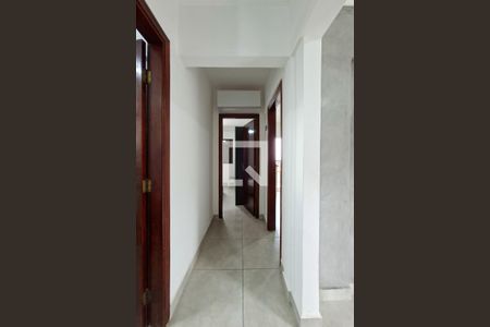 Corredor de apartamento para alugar com 2 quartos, 92m² em Vila Tupi, Praia Grande