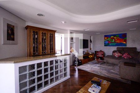Sala de TV de apartamento à venda com 4 quartos, 165m² em Vila Gumercindo, São Paulo