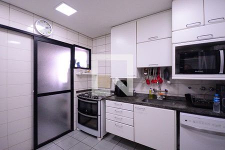 Cozinha de apartamento à venda com 4 quartos, 165m² em Vila Gumercindo, São Paulo