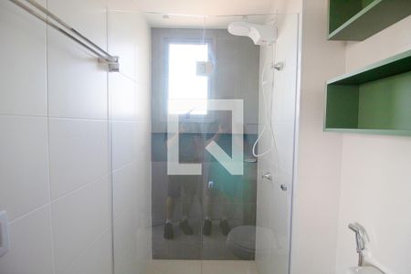 Banheiro de kitnet/studio à venda com 1 quarto, 24m² em Pinheiros, São Paulo