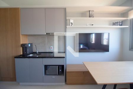 Cozinha de kitnet/studio à venda com 1 quarto, 24m² em Pinheiros, São Paulo