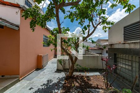 Quintal de casa à venda com 4 quartos, 250m² em Padre Eustáquio, Belo Horizonte
