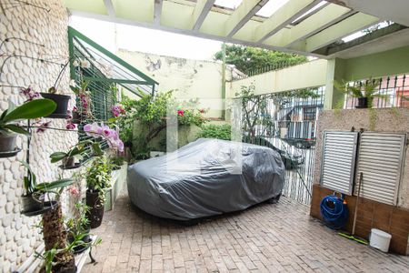Garagem de casa à venda com 3 quartos, 300m² em Cambuci, São Paulo