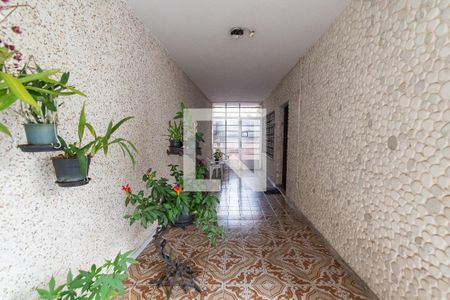 Garagem de casa à venda com 3 quartos, 300m² em Cambuci, São Paulo