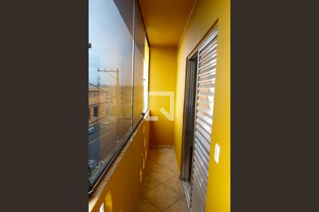 Sacada de casa para alugar com 2 quartos, 120m² em Quitaúna, Osasco