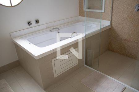 Banheiro da Suíte 2 de apartamento à venda com 3 quartos, 267m² em Higienópolis, São Paulo