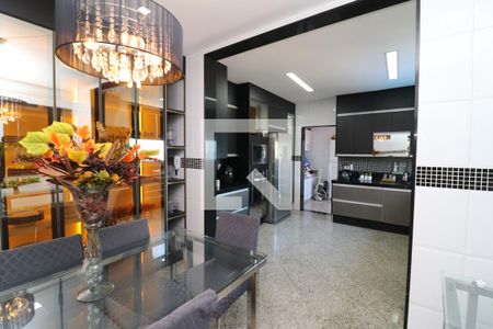 Cozinha de casa à venda com 3 quartos, 450m² em Jardim Guanabara, Rio de Janeiro