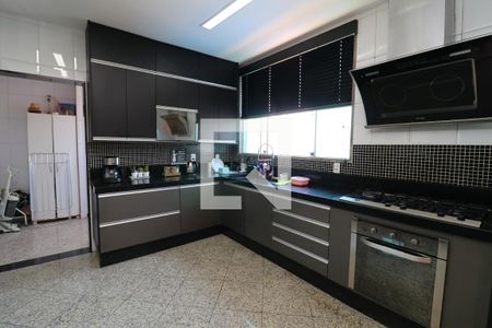 Cozinha de casa à venda com 3 quartos, 450m² em Jardim Guanabara, Rio de Janeiro