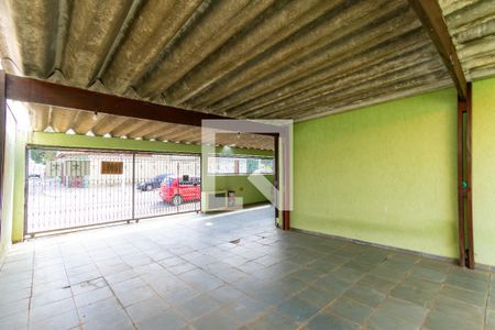 Garagem de casa à venda com 6 quartos, 400m² em Vila Lucia, São Paulo