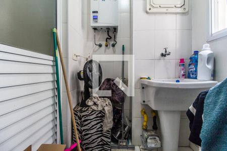 Área de Serviço de apartamento para alugar com 2 quartos, 63m² em Jardim Tupanci, Barueri