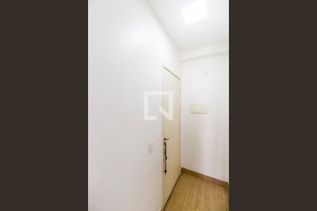 Entrada de apartamento à venda com 2 quartos, 63m² em Jardim Tupanci, Barueri