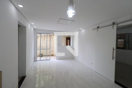 Sala de casa para alugar com 2 quartos, 150m² em Chácara Califórnia, São Paulo