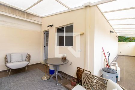 Quintal  de casa de condomínio para alugar com 2 quartos, 92m² em Jardim Pioneira, Cotia