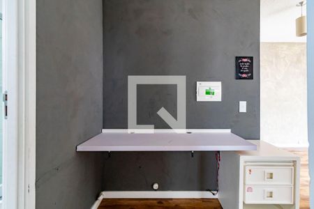 Mesa de trabalho de apartamento para alugar com 2 quartos, 45m² em Parque Ipe, São Paulo