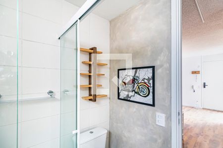 Banheiro de apartamento para alugar com 2 quartos, 45m² em Parque Ipe, São Paulo
