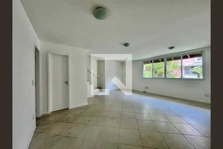 Sala de casa de condomínio para alugar com 4 quartos, 200m² em Recreio dos Bandeirantes, Rio de Janeiro