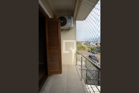 Sacada de casa para alugar com 3 quartos, 220m² em Hípica, Porto Alegre