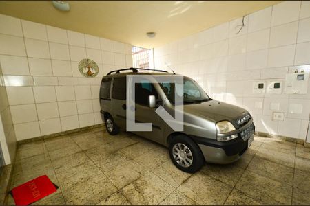Garagem de casa à venda com 5 quartos, 382m² em Santa Tereza, Belo Horizonte