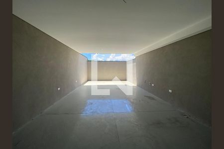 Garagem de casa à venda com 3 quartos, 260m² em Jardim Santa Clara, Guarulhos