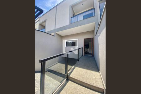 Fachada do imóvel de casa à venda com 3 quartos, 260m² em Jardim Santa Clara, Guarulhos