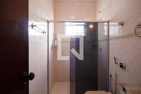 Casa à venda com 175m², 3 quartos e 3 vagasBanheiro do Quarto 1