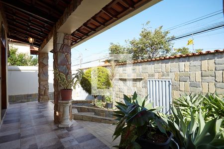 Casa à venda com 175m², 3 quartos e 3 vagasQuintal