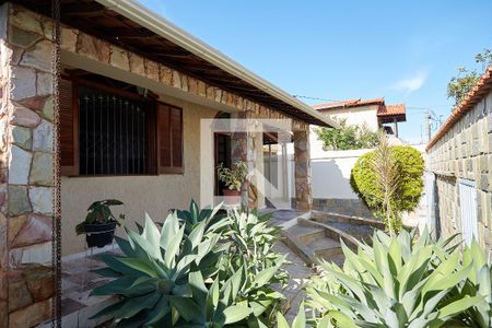 Casa à venda com 175m², 3 quartos e 3 vagasQuintal