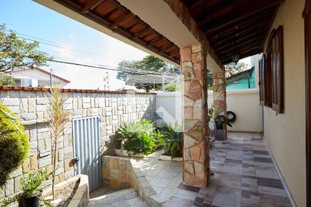Casa à venda com 175m², 3 quartos e 3 vagasQuintal