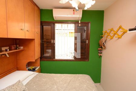 Quarto 1 de casa à venda com 3 quartos, 220m² em Vila Campo Grande, São Paulo
